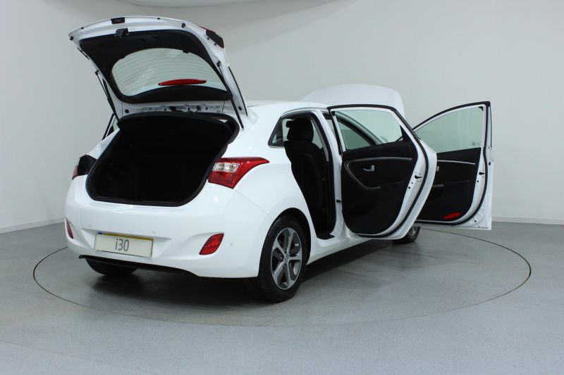 Click Here To Enlarge This Photo Of Hyundai I30 1.6 CRDi 110PS Blue Drive SE
